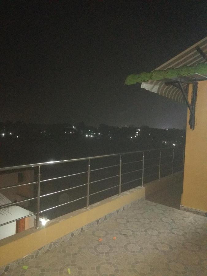 Woodland Lodge And Restaurant Guwahati Luaran gambar