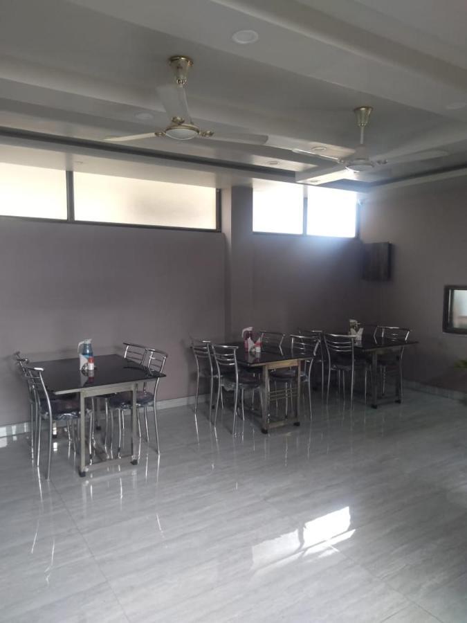 Woodland Lodge And Restaurant Guwahati Luaran gambar