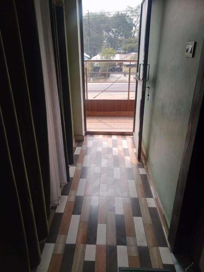 Woodland Lodge And Restaurant Guwahati Luaran gambar