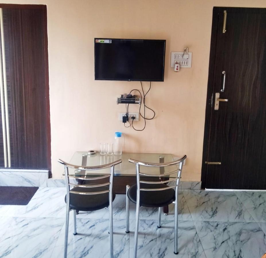 Woodland Lodge And Restaurant Guwahati Luaran gambar