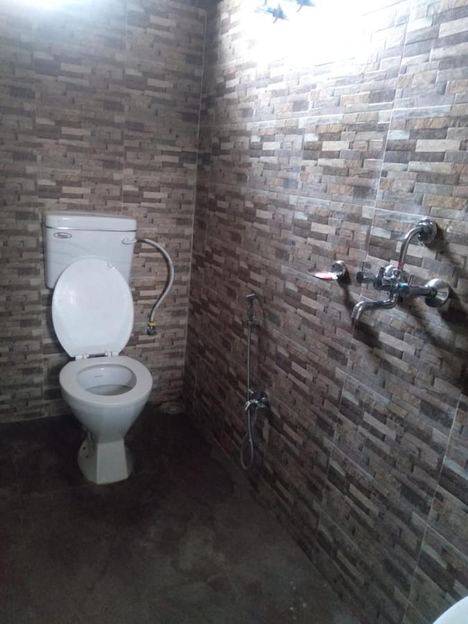 Woodland Lodge And Restaurant Guwahati Luaran gambar