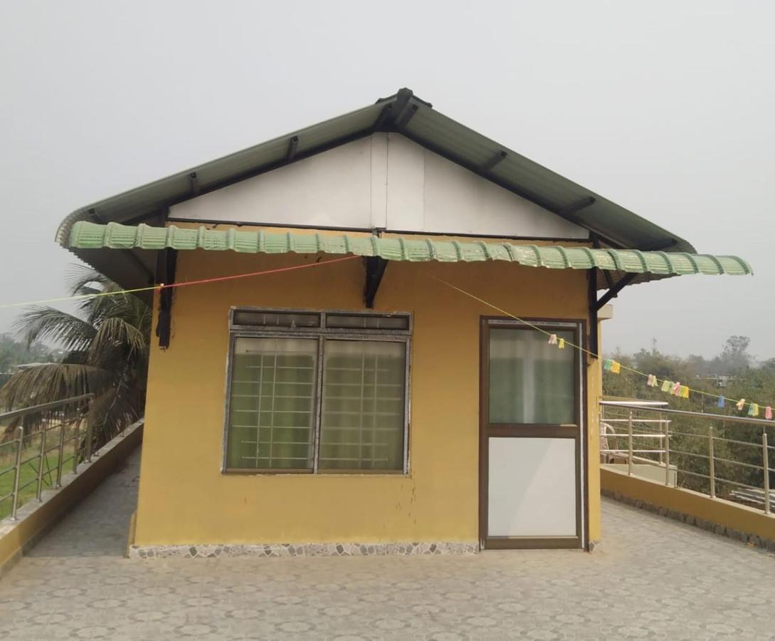 Woodland Lodge And Restaurant Guwahati Luaran gambar