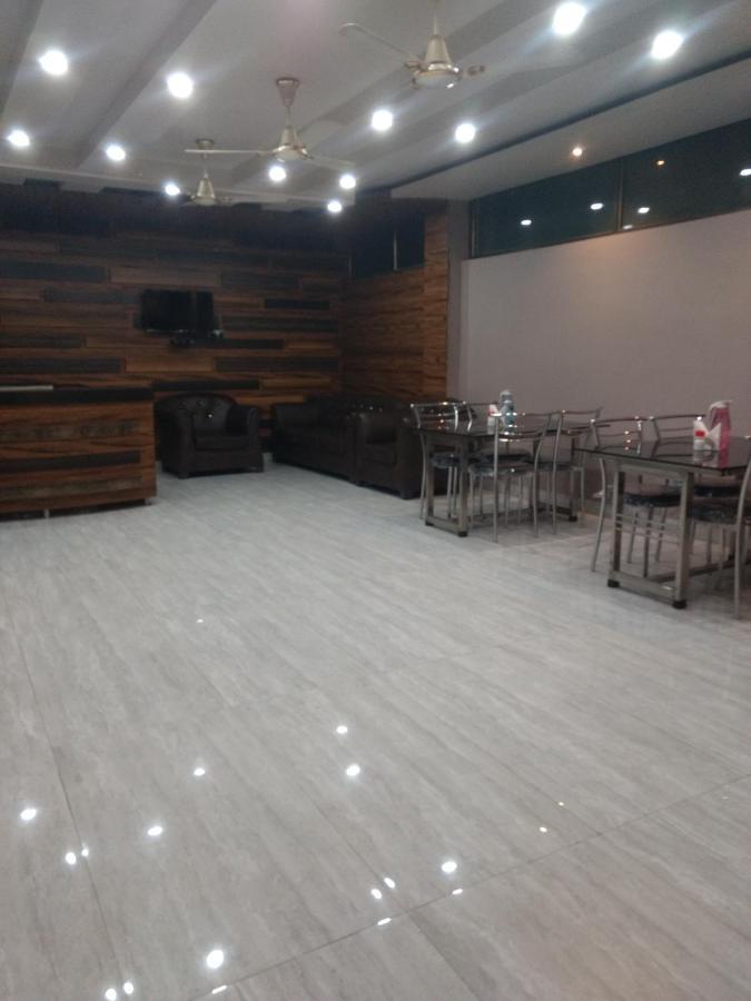 Woodland Lodge And Restaurant Guwahati Luaran gambar