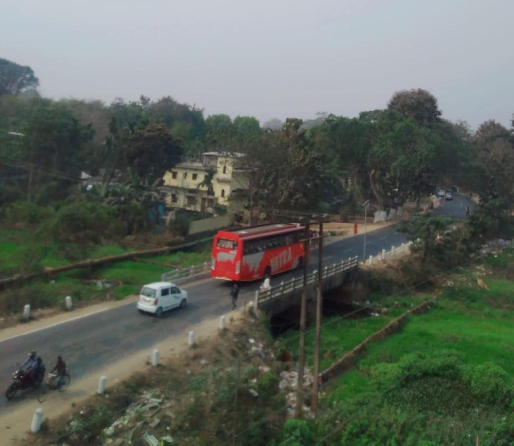 Woodland Lodge And Restaurant Guwahati Luaran gambar