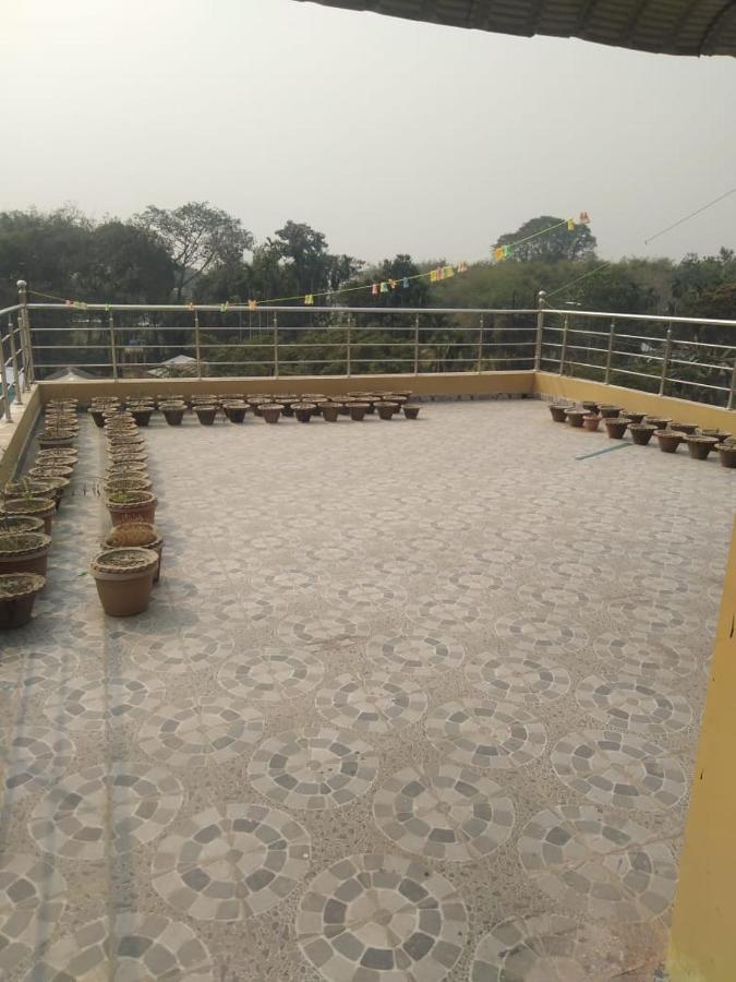 Woodland Lodge And Restaurant Guwahati Luaran gambar