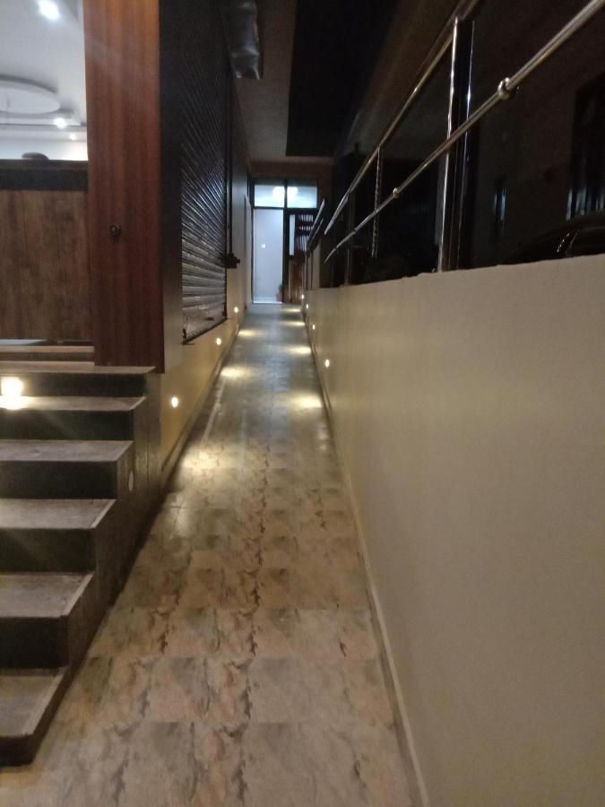 Woodland Lodge And Restaurant Guwahati Luaran gambar